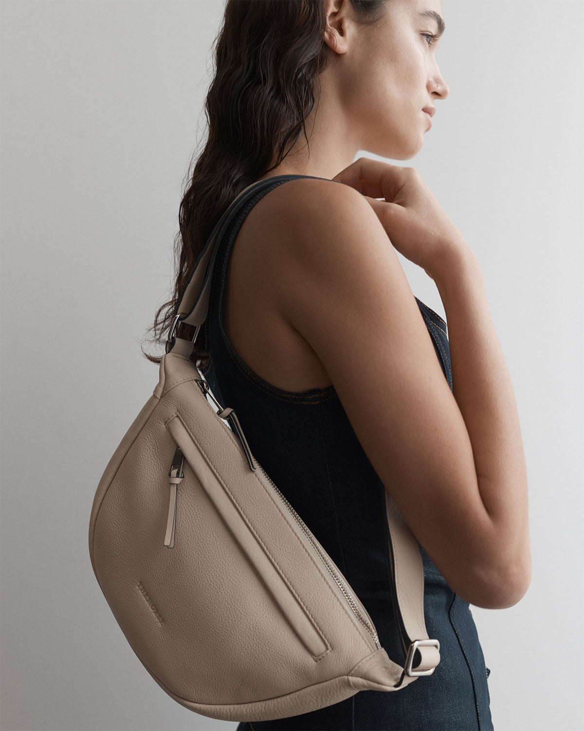 The Leather Sporty Crossbody Bag in Oat The Horse